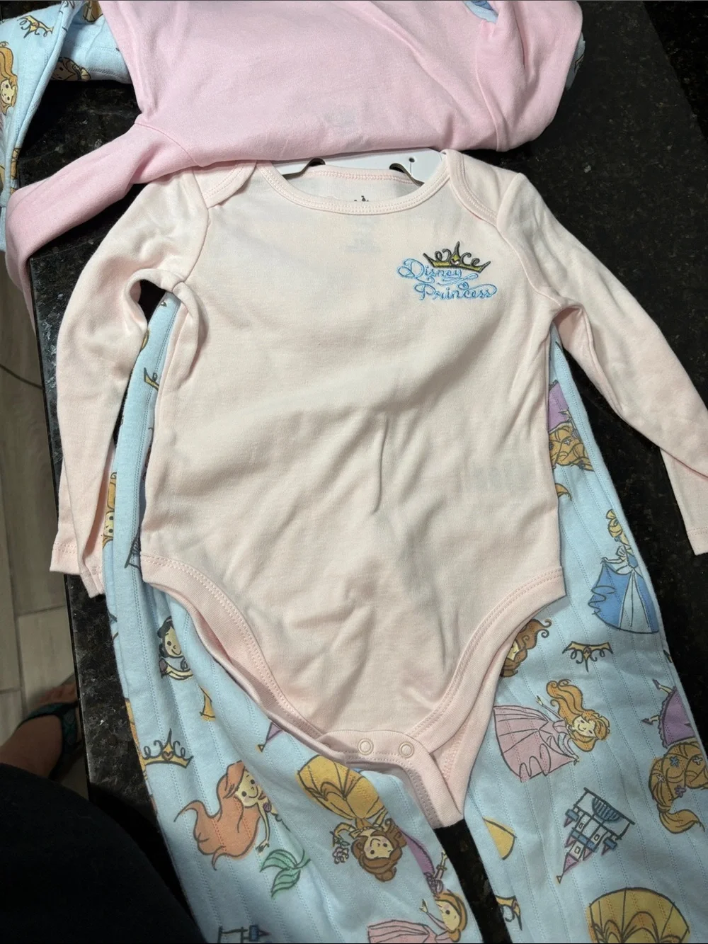 DISNEY Baby NWT 4-piece set, crew sweatshirt, matching pants, 2 bodysuits
